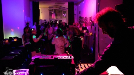 Die Early Bird Party: Der frühe Vogel tanzt den Beat