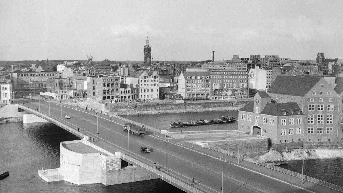 Neubeginn – Hans Brockmöllers Bremen-Fotos 1950-1970