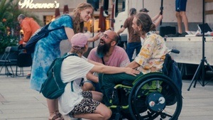 Filmpremiere & Talk: „Die zärtliche Revolution“