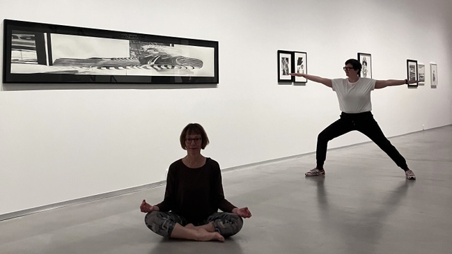 Yoga im Museum