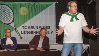 "Extrawurst" Die Tribüne