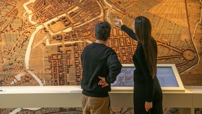 In 60 Minuten durch die BerlinZEIT