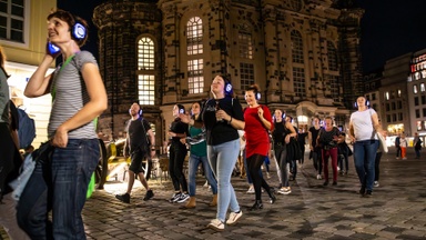Silent Disco Tour · Durch die Neustadt