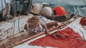 Panorama: Woman & the Wind