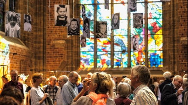 Führung in der Ausstellung "Du wurdest mit Flügeln geboren"