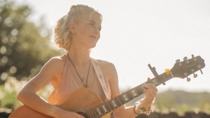 F+K Wohnzimmerkonzert: Jette Julia (Singer-Songwriter,DE)