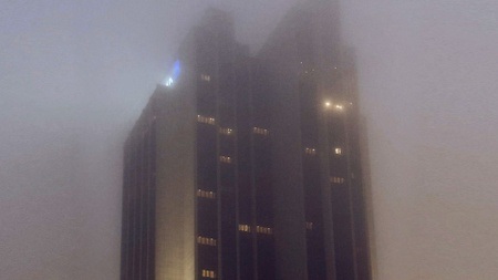 IN SCHWEBE / IN LIMBO