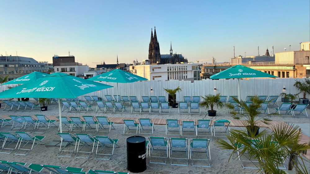 SANDKASTENLIEBE Open Air – Köln´s 90er & 2000er Party Sonnenschein Etage