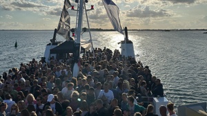 ZUSATZTERMIN: 90iger und 2000er Mega Boat Saison Auftakt Cruise // HAMBURG auf der MS KOI