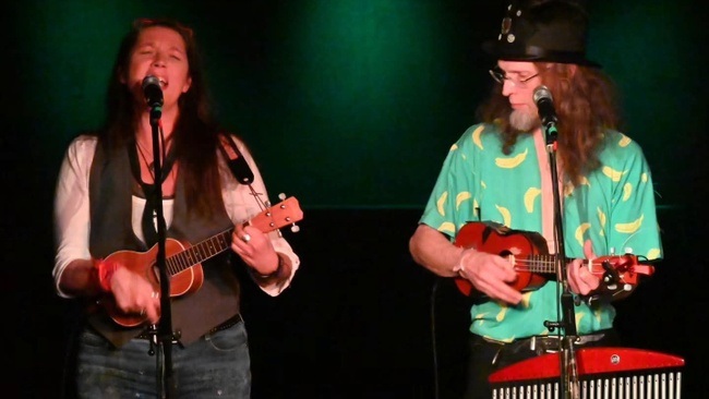 Annie WE und Samuel der Ukulelenprediger - Konzert