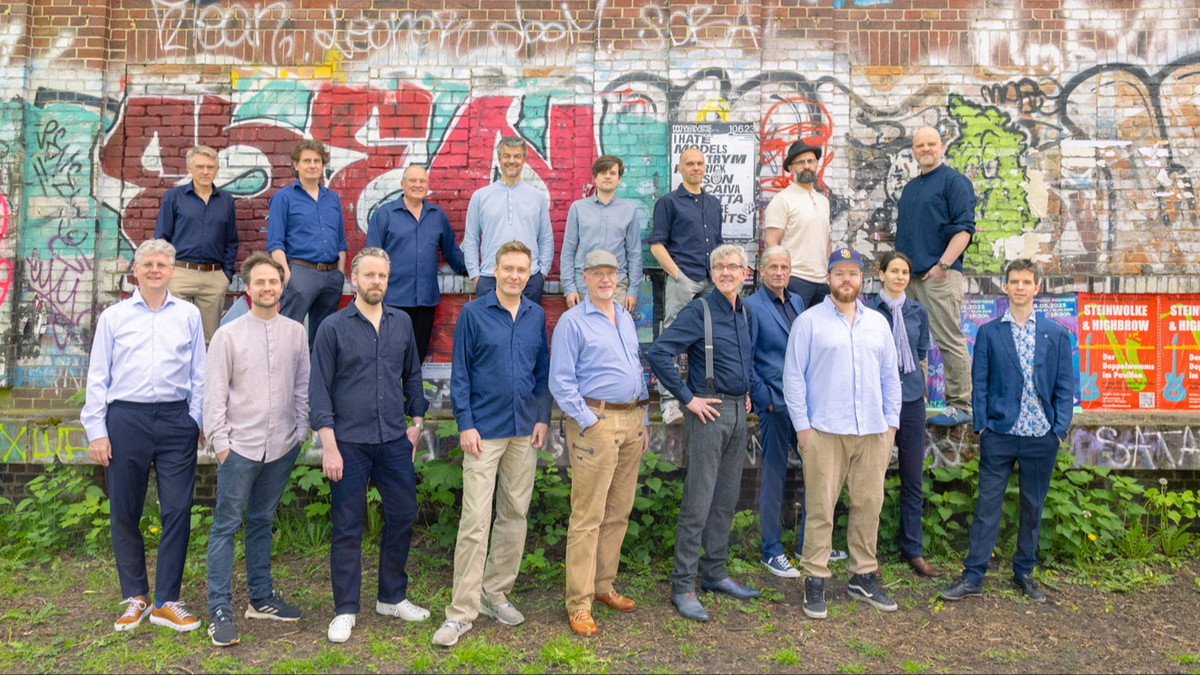 Titelbild der Veranstaltung Fette Hupe Hannover goes bigband heroes - the genius of Maria Schneider