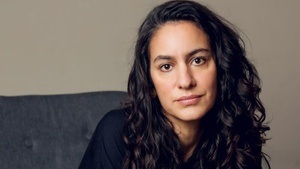 Politische Arbeit. Maryam Aras spricht mit Maha El Hissy über “Dinosaurierkind”. Tanasgol Sabbagh liest