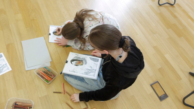 Sommerferienkurs für Kinder und Jugendliche - Kreative Fans
