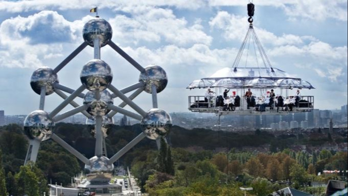 Dinner in the Sky