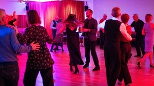 Tanzen zu Cha Cha, Walzer & Co