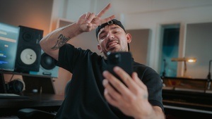Capital Bra live im Docks Hamburg – präsentiert von Azar