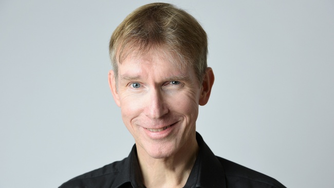Regensburg-Premiere: Peter Vollmer "Frauen verblühen, Männer verduften - die Jubiläumsshow" - vom 27. bis 30. Mai 2026 im STATT-THEATER (Kabarett)