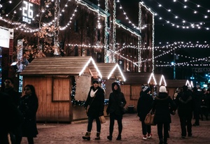 Weihnachtsmarkt auf dem Bernhard-Minetti-Platz