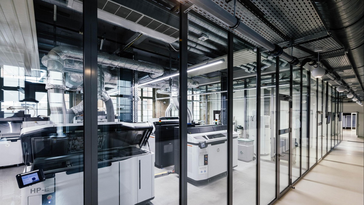 Titelbild der Veranstaltung 3D-Druck live erleben: Offene Führung durch die Gläserne 3D Fabrik