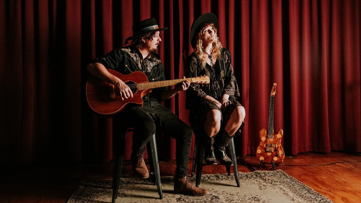Titelbild der Veranstaltung Julian James and Beci Kate Album Tour "Prey to the Crow"