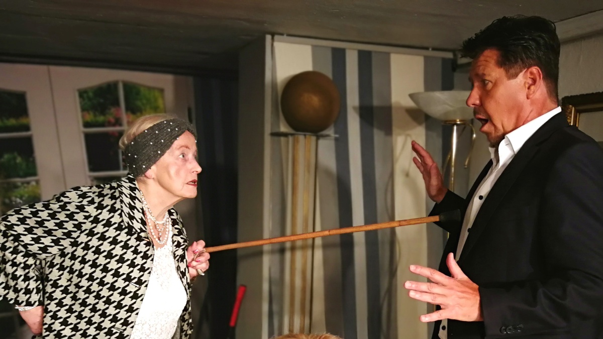 Theater: 37 Ansichtskarten\u002D Komödie v. Michael McKeever