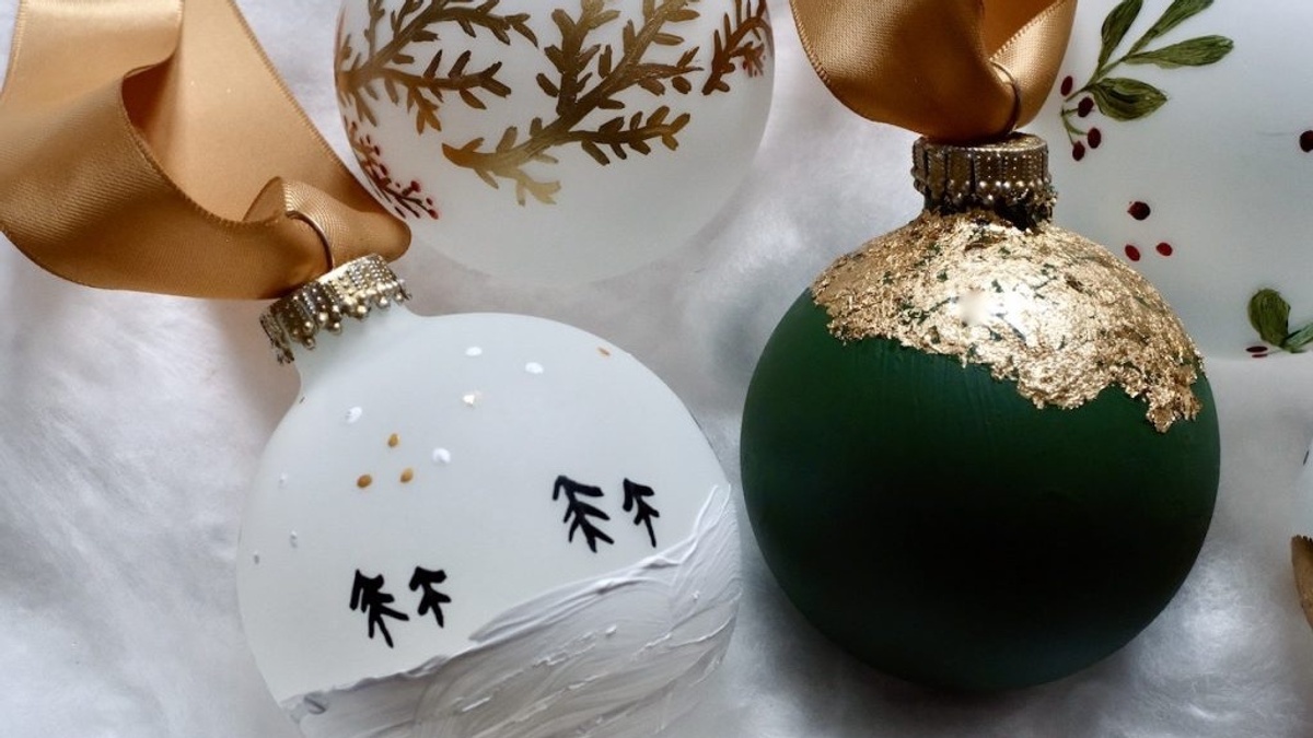 Weihnachtskugeln bemalen