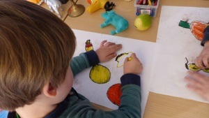 FAMILIENZEIT X PRIDE WEEK Ausstellungsrundgang