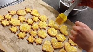 Plätzchen backen für den guten Zweck