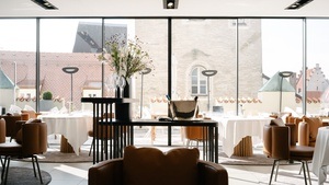 "FASTEN MIT CHAMPAGNER"