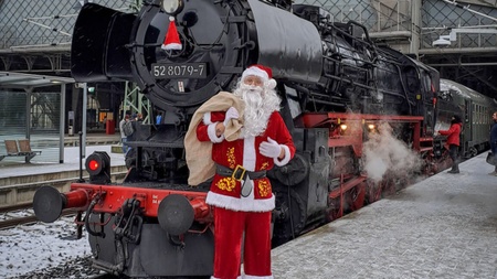 Der Weihnachtsmann fährt Dampfzug – Leipziger Stadtrundfahrten unter Volldampf