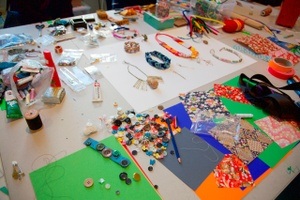 Verzier dich! Körper und Schmuck weltweit. Drop-In