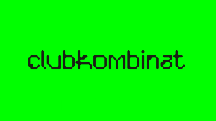 Kurz und beschreibend: "Clubkombinat Logo: Schriftzug 'clubkombinat' in schwarzer Pixel-Schrift auf grünem Hintergrund