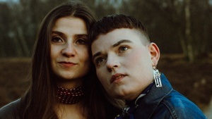 Kneipenkonzert: Deer Anna + Amber & the Moon (IndiePop im akustischen Gewand)