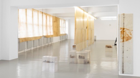 Kelly Weiss : Quiet enough to forget