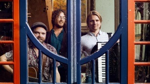 KONZERT: Jolly Mangos *live, DJ Einkaufswagen