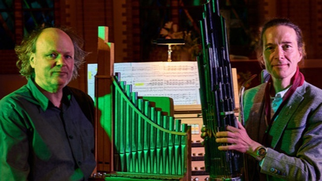 Mit 3 Orgeln und 2 Saxophonen um die Welt