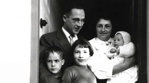 Gespräch: Kind eines niederländischen Vaters und einer deutschen Mutter. Die Lebensgeschichte von Ton Maas