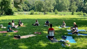 Outdoor Yoga im Beethovenpark
