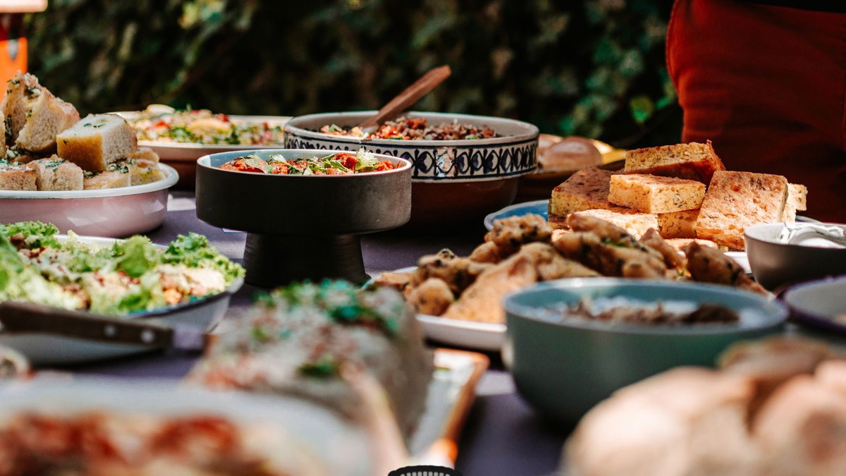 Bottomless Brunch im Peperino am Chodwigplatz - Feinstes italienisches Buffet (auch vegan und glutunfrei) und Mimosas all you can drink