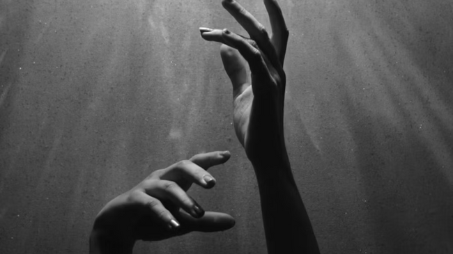 Resonanzköper Eine lustvolle Begegnung zwischen Skulptur, Körper und Raum