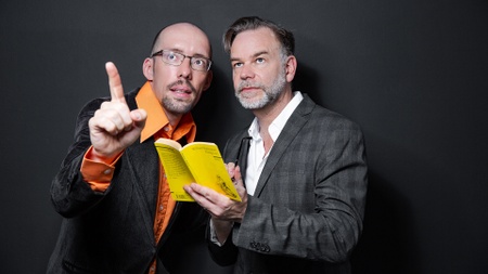 Lesung trifft Impro – Der eine liest, der andere spinnt