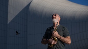 Rain Sultanov - Meditative Musik mit Saxophon und Klavier