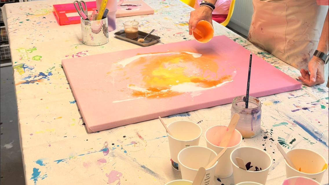 shift POURING – FARBE UND DU IM FLOW
