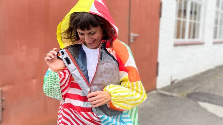 HAZME OKTAY - Upcycling - Regencapes und Ponchos nähen