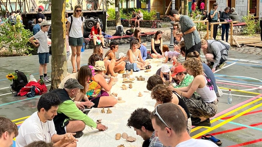 Ton und Natur erkunden. Ein Workshop für die Jüngsten und ihre Familien mit der Künstlerin Viviane Tabach