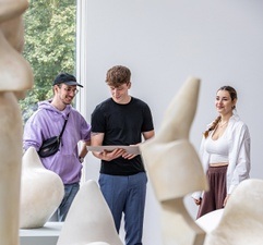 Uni & Arp - Kostenloser Semesterauftakt im Arp Museum Bahnhof Rolandseck