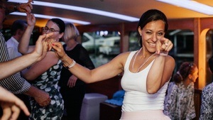 Tanzboot Berlin: Sightseeing & Tanzen auf der Spree