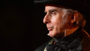 Robert MacCall tells Charles Dickens‘ Christmas Carol