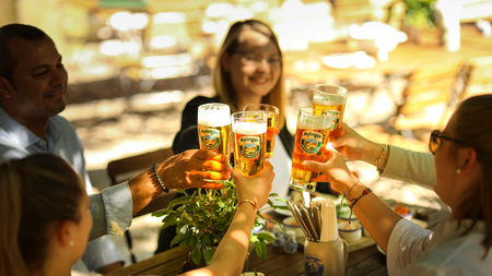 Bier um 4