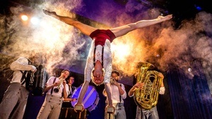 Hamburger Hafenvarieté von Mahoin